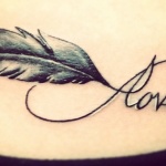 tatouage infini love plume