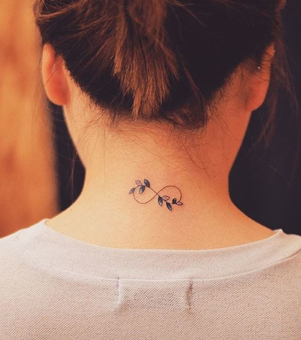 tatouage infini omoplate
