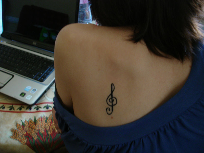 tatouage infini omoplate