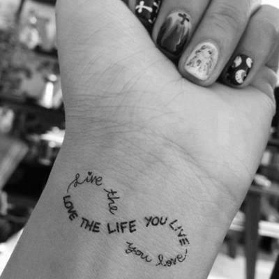 Tatouage infini phrase