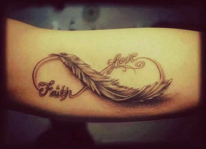 Tatouage infini plume