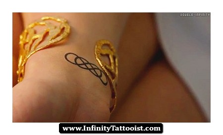 tatouage infini revenge