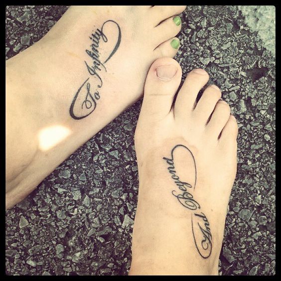 tatouage infinity friends