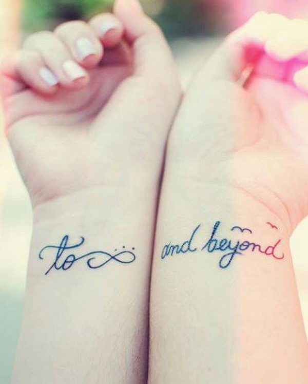 tatouage infinity friends