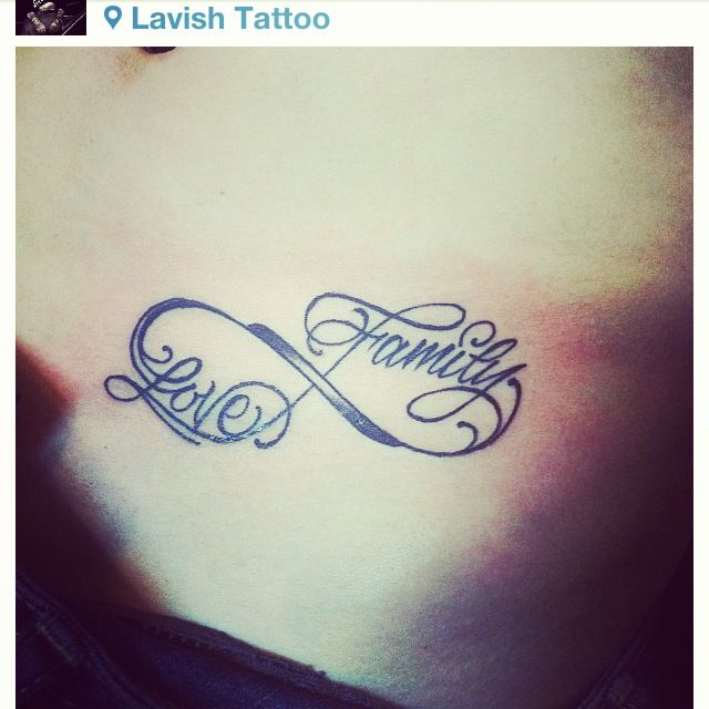 tatouage infinity love family
