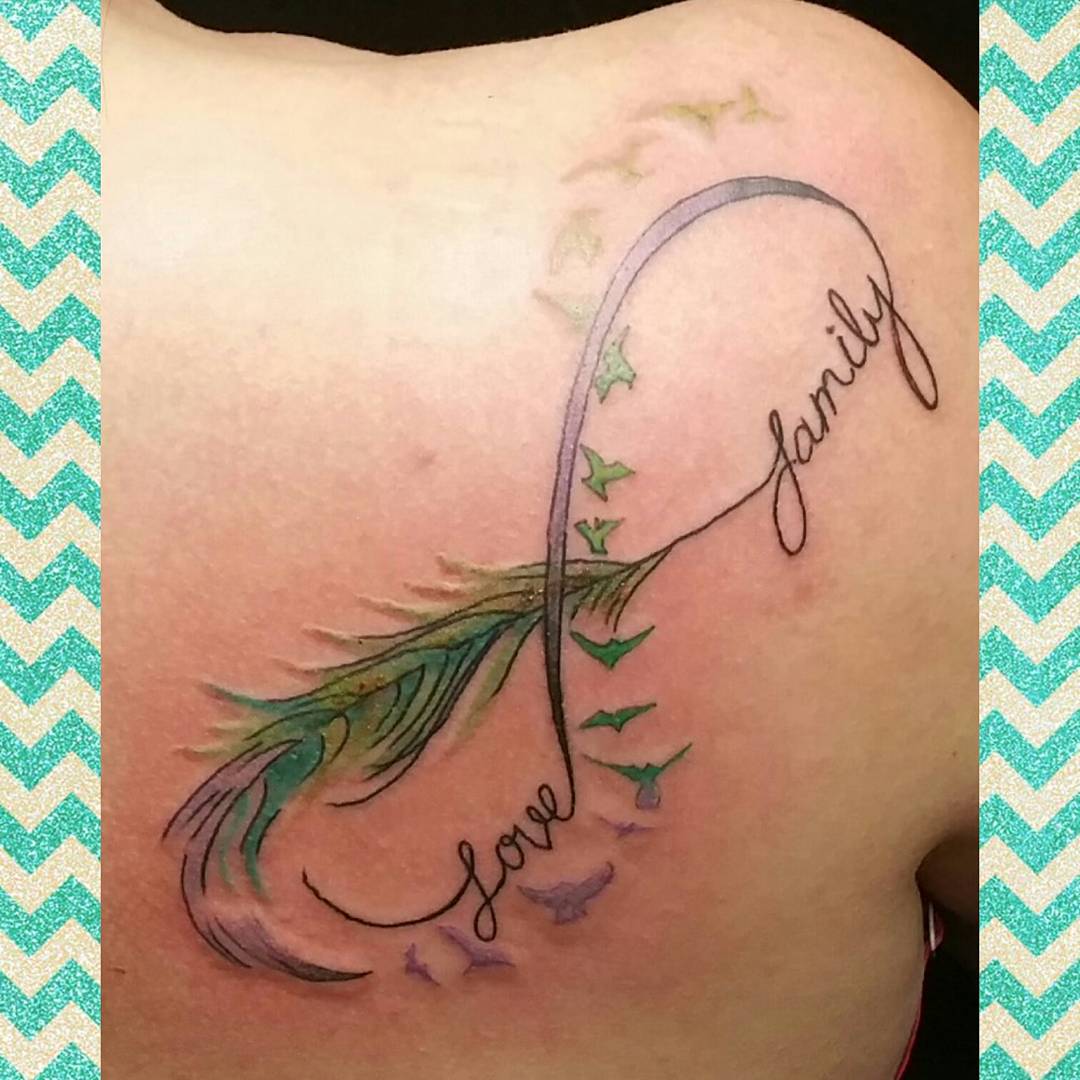 tatouage infinity love family