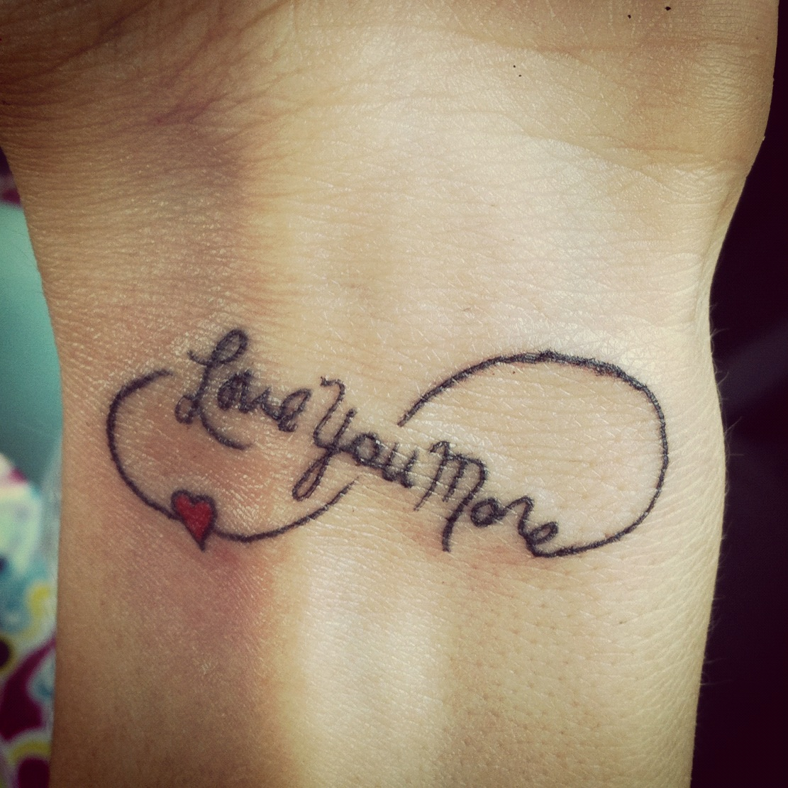 tatouage infinity mom dad