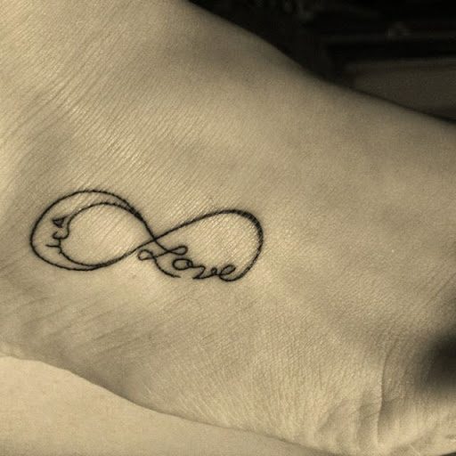 tatouage infinity one love