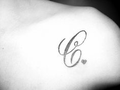 tatouage initiale a et c