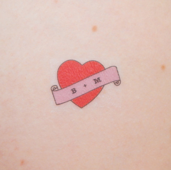 Tatouage initiale copain