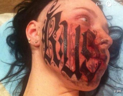tatouage initiale copain