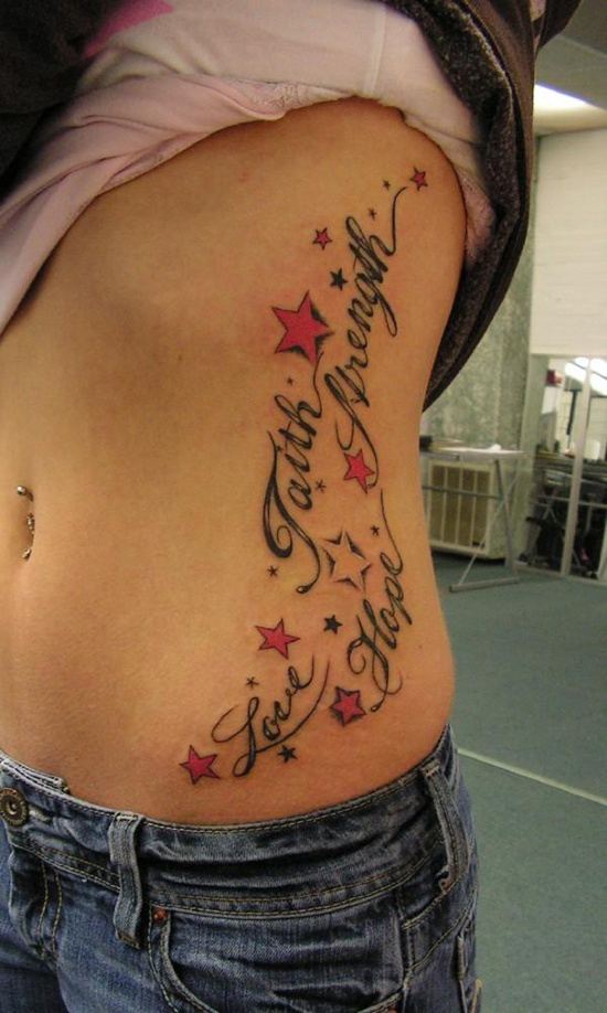 tatouage initiale cote