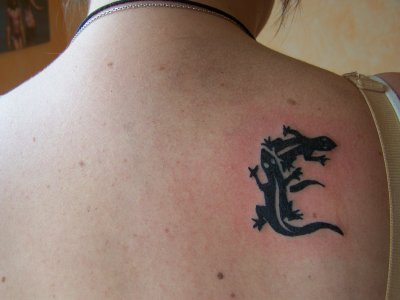 tatouage initiale e