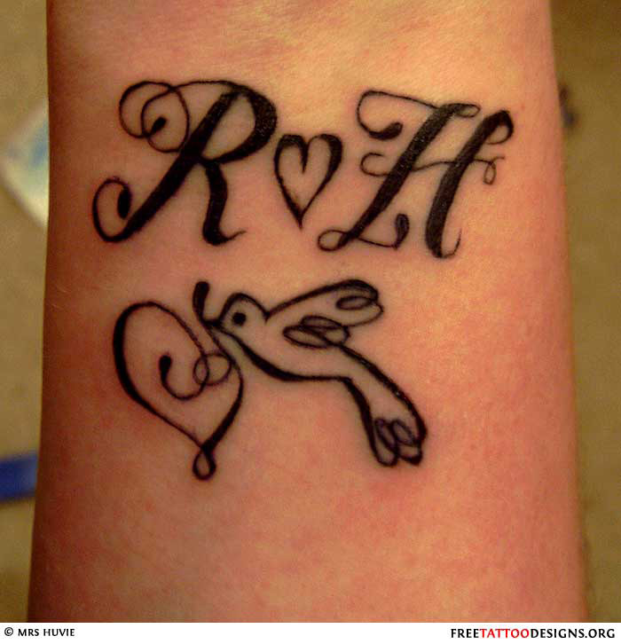 tatouage initiale femme