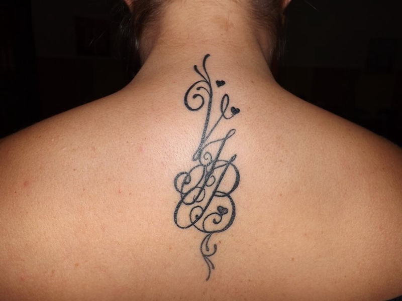 tatouage initiale jb