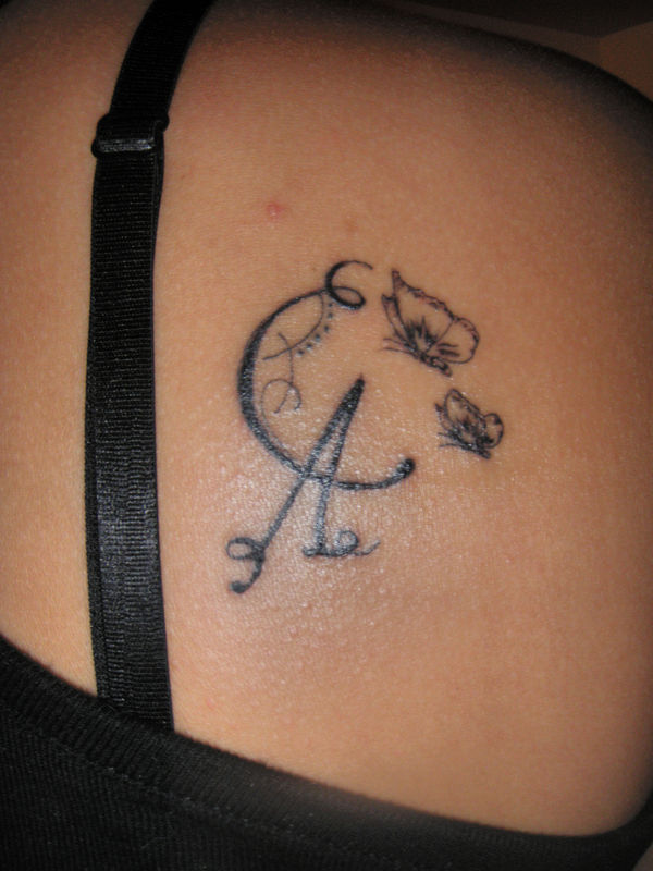 tatouage initiale l et t