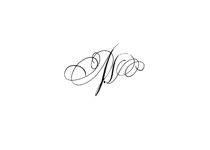 tatouage initiale v