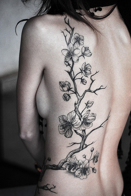 tatouage japonais dos femme