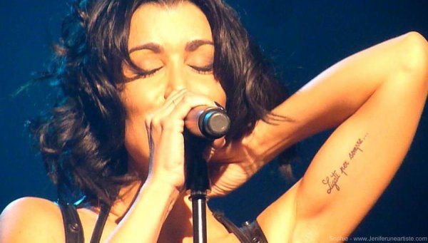 tatouage jenifer bras gauche