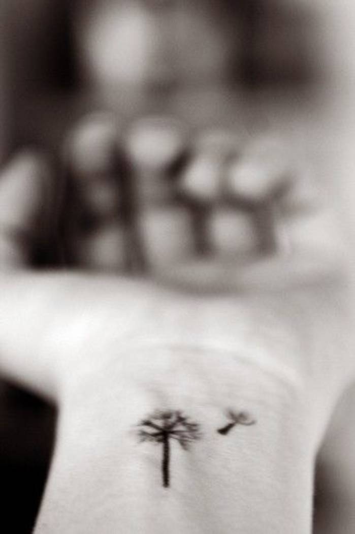 tatouage lettrage discret