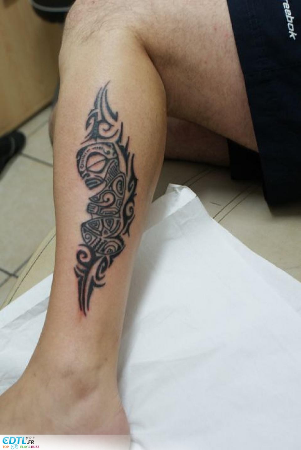 tatouage mollet femme