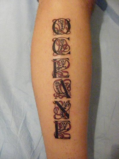 tatouage mollet homme ecriture