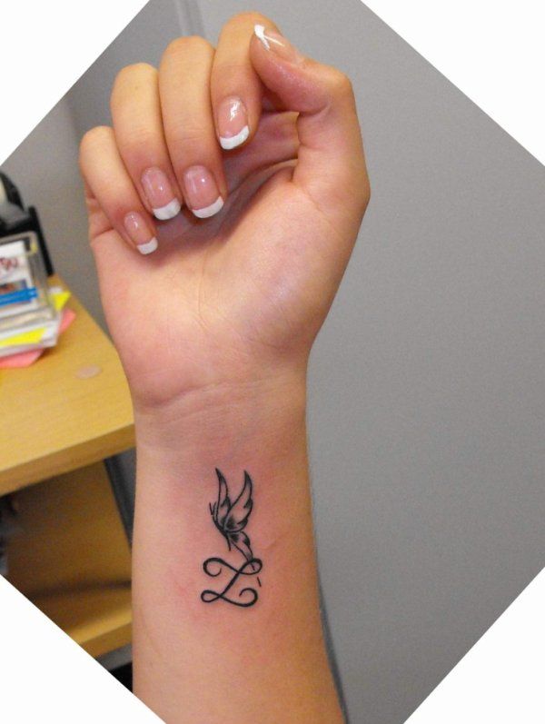 Tatouage noeud avec lettre