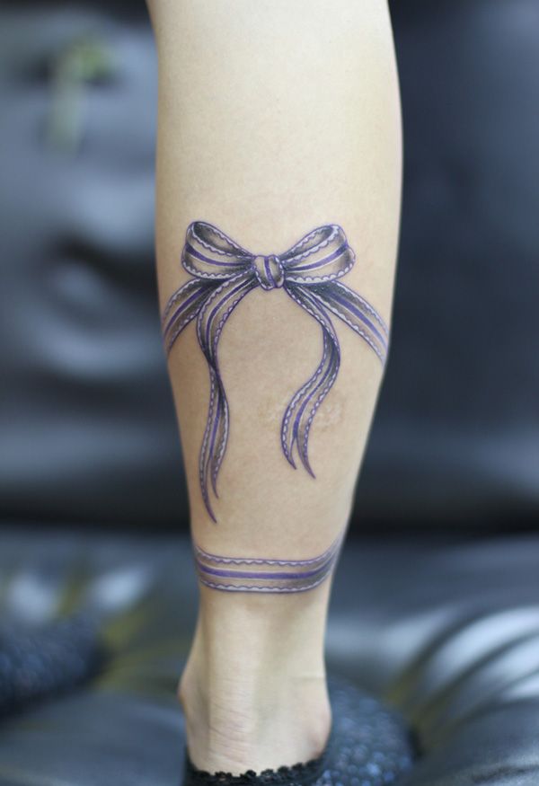 tatouage noeud bleu