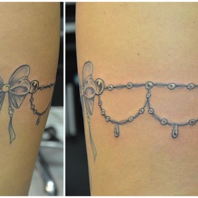tatouage noeud bleu