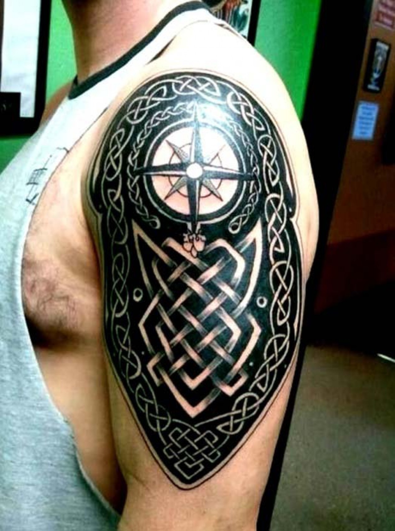 tatouage noeud celtique tribal