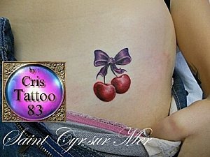 Tatouage noeud cerise