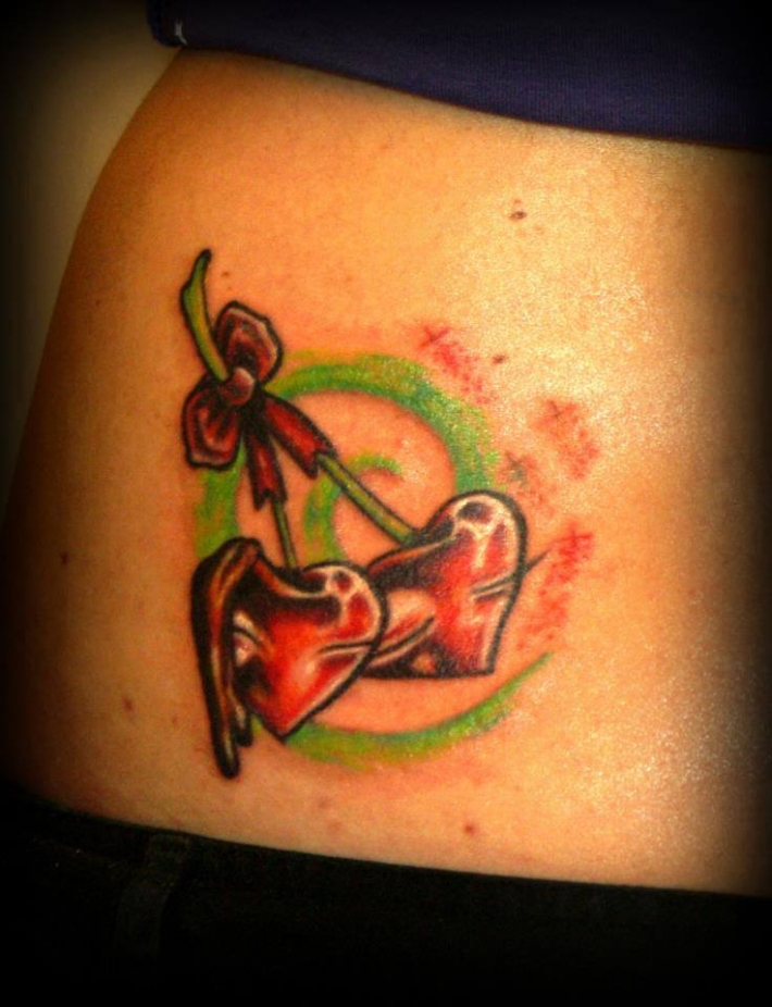 tatouage noeud cerise