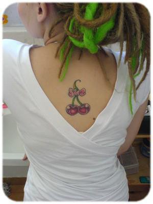 tatouage noeud cerise