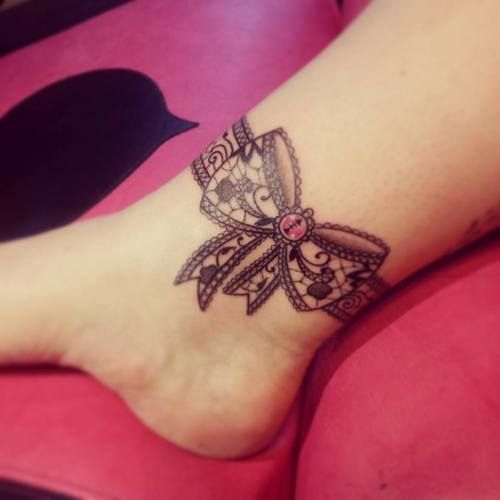 tatouage noeud cheville