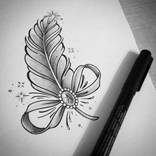 tatouage noeud et plume