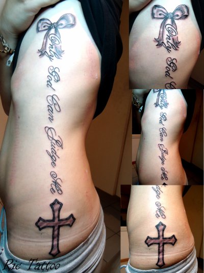 tatouage noeud hanche
