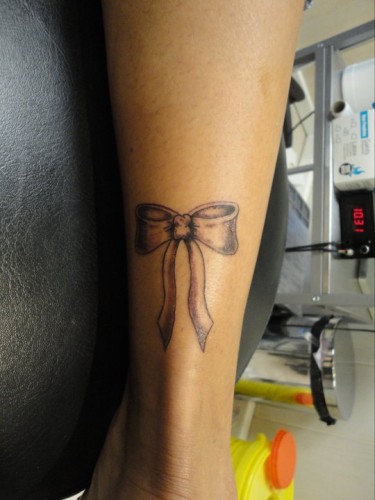 tatouage noeud main