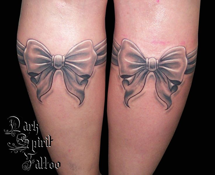tatouage noeud mollet