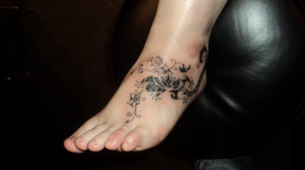 tatouage noeud pied