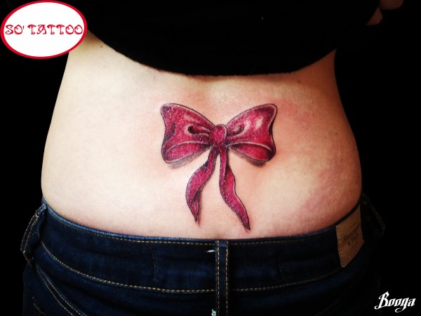 tatouage noeud rouge