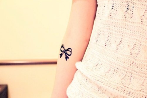 tatouage noeud simple