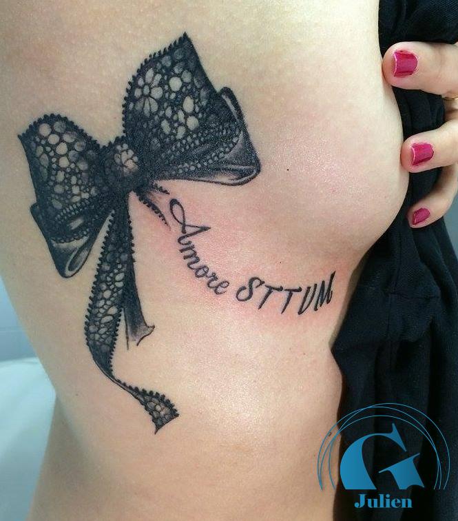 tatouage noeud sur les cotes