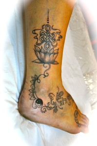 tatouage noeud tibetain