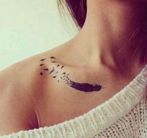 tatouage oiseau clavicule