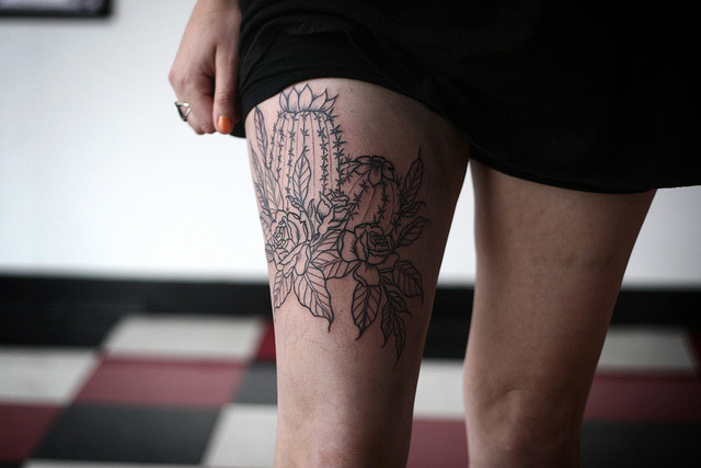 tatouage oiseau cuisse