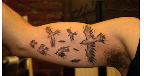 tatouage oiseau hommage