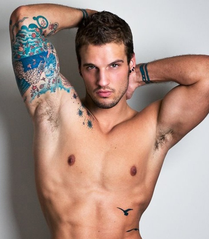 tatouage oiseau homme