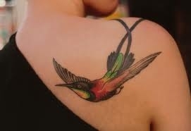 tatouage oiseau mouche
