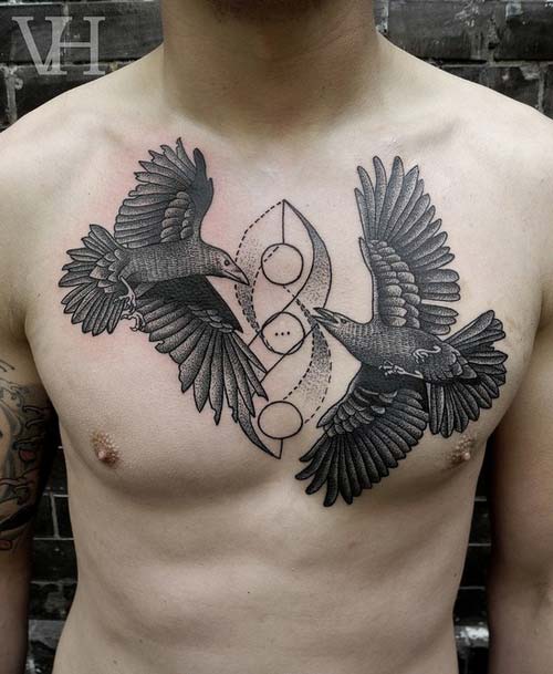 tatouage oiseau torse