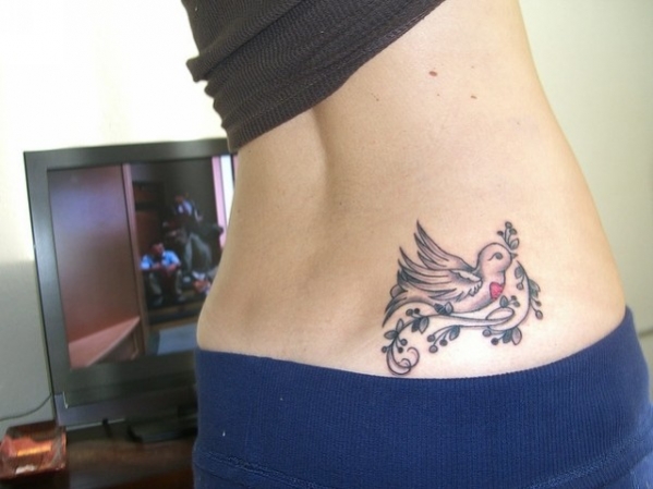 tatouage oiseaux sur une branche